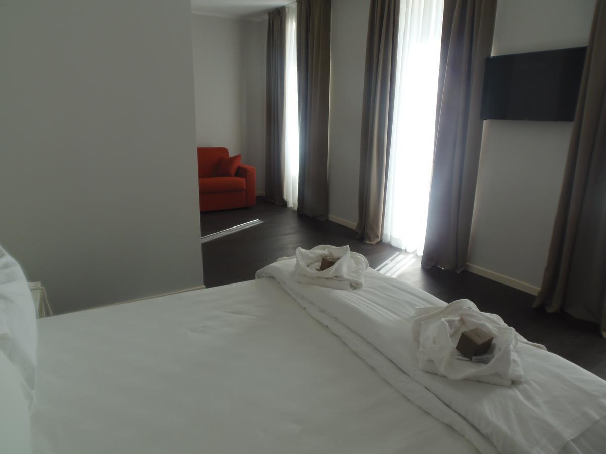 Albergo Dongo Exterior photo